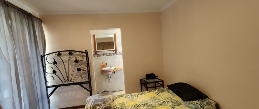 To Let 4 Bedroom Property for Rent in Newton Park Eastern Cape